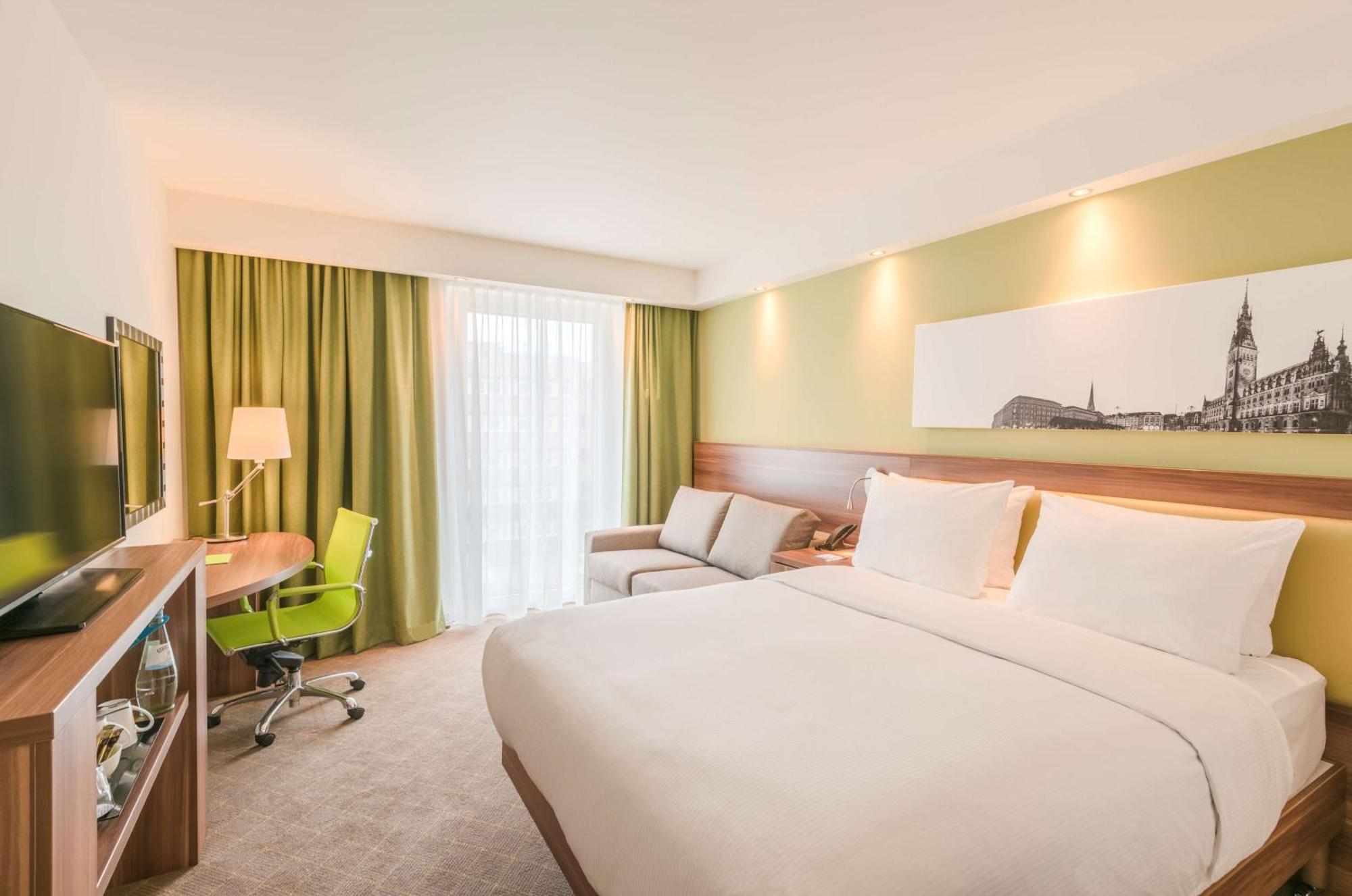 Hampton By Hilton West